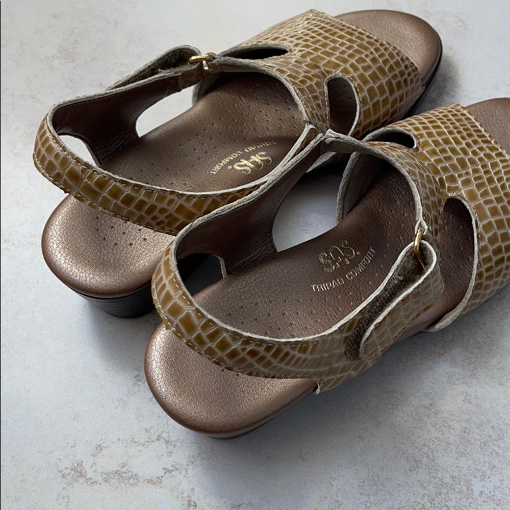 SAS Suntimer patent leather croc comfort sandals - Picture 4 of 8